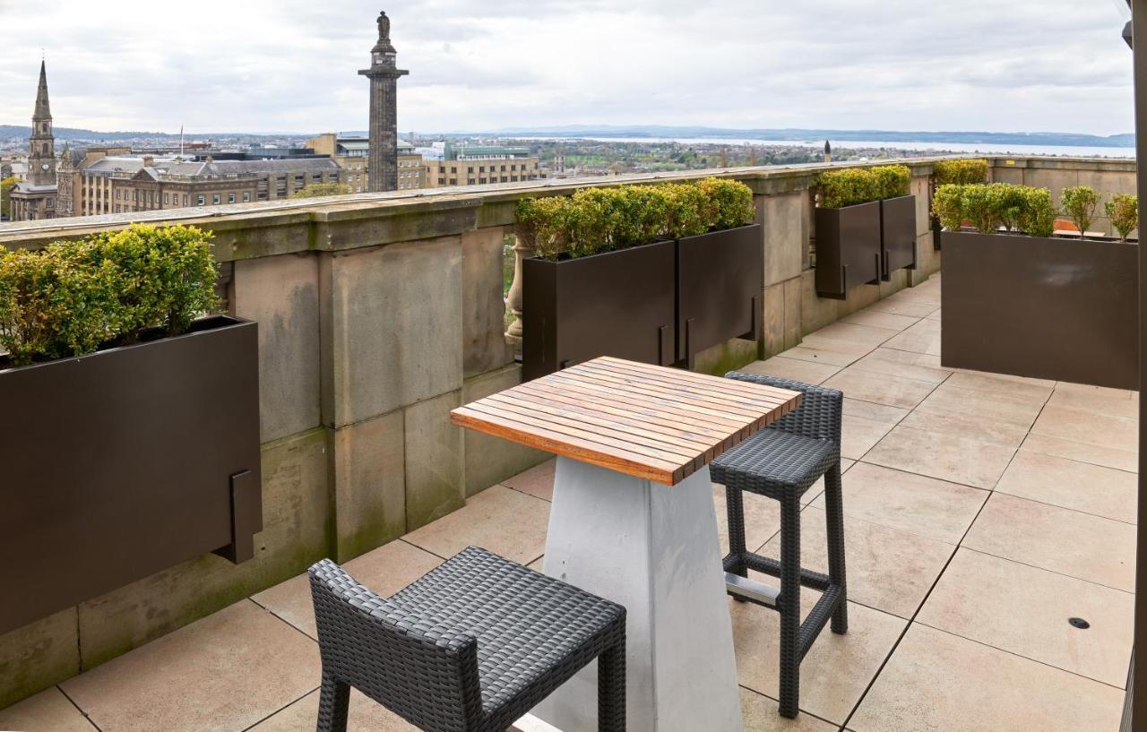 Aparthotel Cheval The Edinburgh Grand Exterior foto The rooftop terrace at the Edinburgh Marriott Hotel